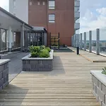 Modern 1br With Amazing Views, Balcony & Sauna * تامبير