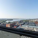 Modern 1br With Amazing Views, Balcony & Sauna * تامبير