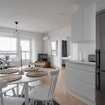Modern 1br With Amazing Views, Balcony & Sauna Apartament Tampere