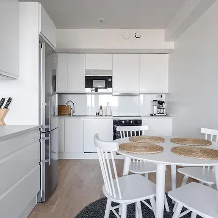 Modern 1br With Amazing Views, Balcony & Sauna Lägenhet *