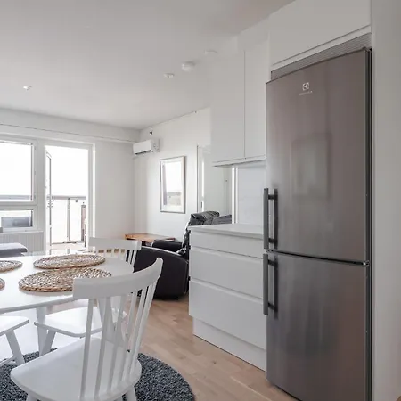 Modern 1br With Amazing Views, Balcony & Sauna Lägenhet *