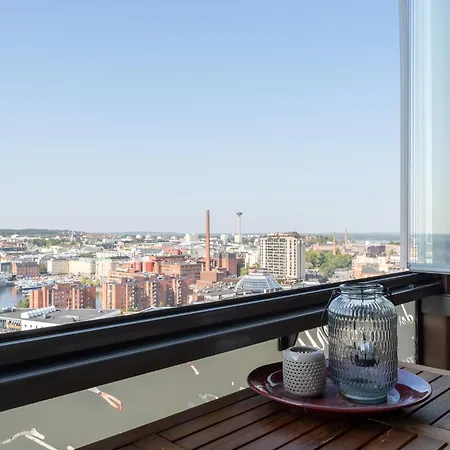 Apartment Modern 1br With Amazing Views, Balcony & Sauna *