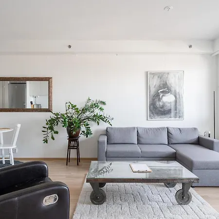 Modern 1br With Amazing Views, Balcony & Sauna
