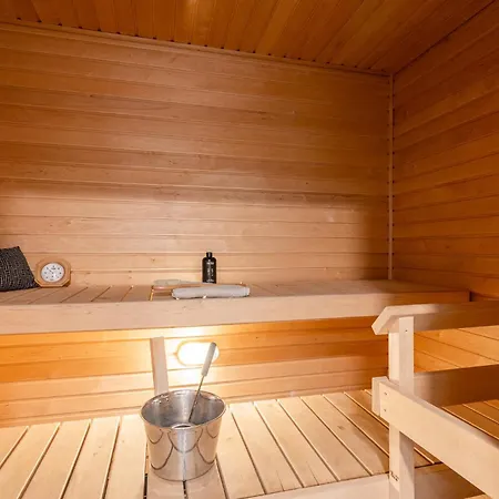 Modern 1br With Amazing Views, Balcony & Sauna Tampere