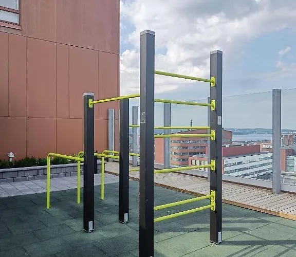 Apartment Modern 1br With Amazing Views, Balcony & Sauna *