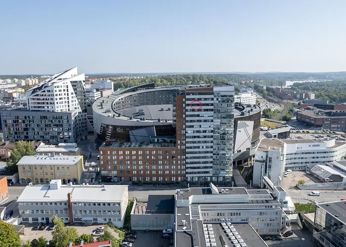 Modern 1br With Amazing Views, Balcony & Sauna Apartment